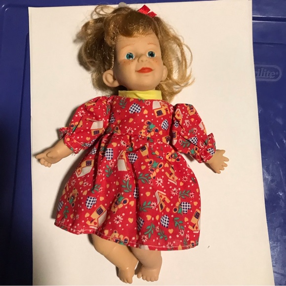 VTG 1990’S WAY OUT TOYS 9” FRECKLES POUT BLONDE PONYTAIL EXPRESSION DOLL - Picture 4 of 16